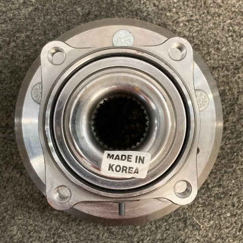 General Motors 19206600 Rear Wheel Hub & Bearing Assy w/ Wheel Studs New Genuine