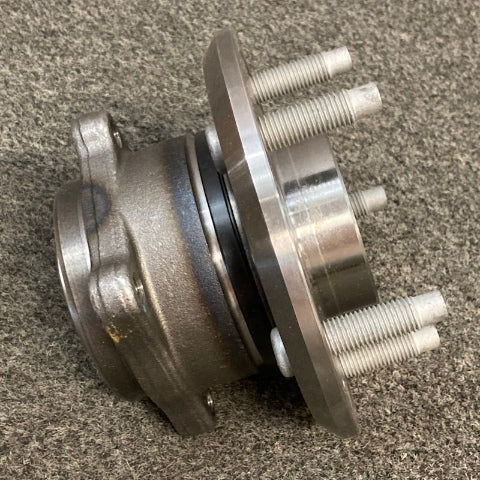 General Motors 19206600 Rear Wheel Hub & Bearing Assy w/ Wheel Studs New Genuine