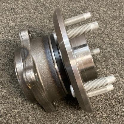 General Motors 19206600 Rear Wheel Hub & Bearing Assy w/ Wheel Studs New Genuine