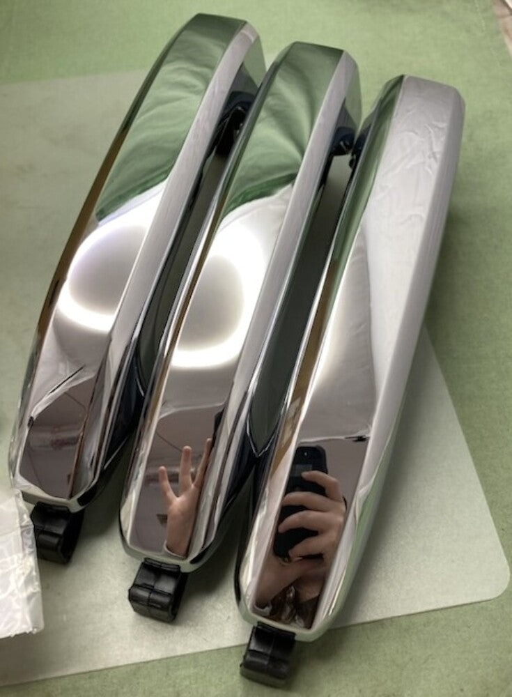 GM 22940647 Chrome Door Handle Set New Genuine Incomplete Set