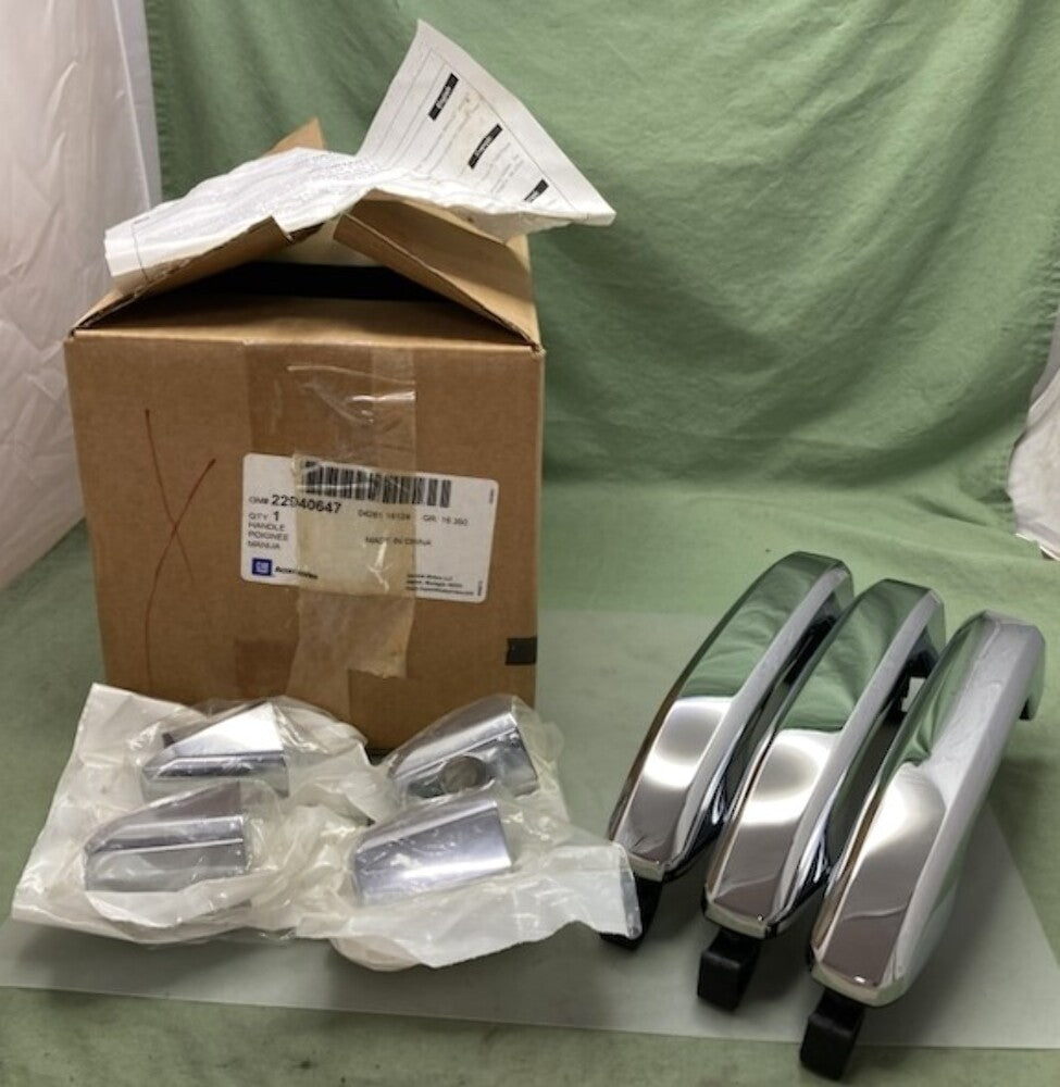 GM 22940647 Chrome Door Handle Set New Genuine Incomplete Set