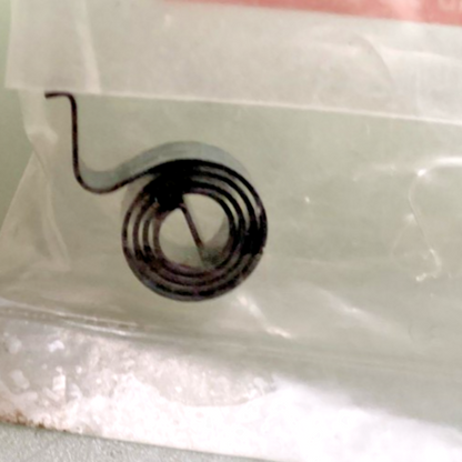 NEW GENUINE SUZUKI 31135-38B00 BRUSH SPRING