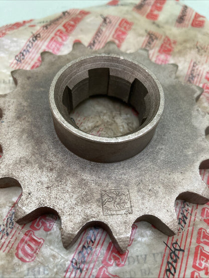 NEW GENUINE ROYAL ENFIELD 17T FRONT SPROCKET BULLET