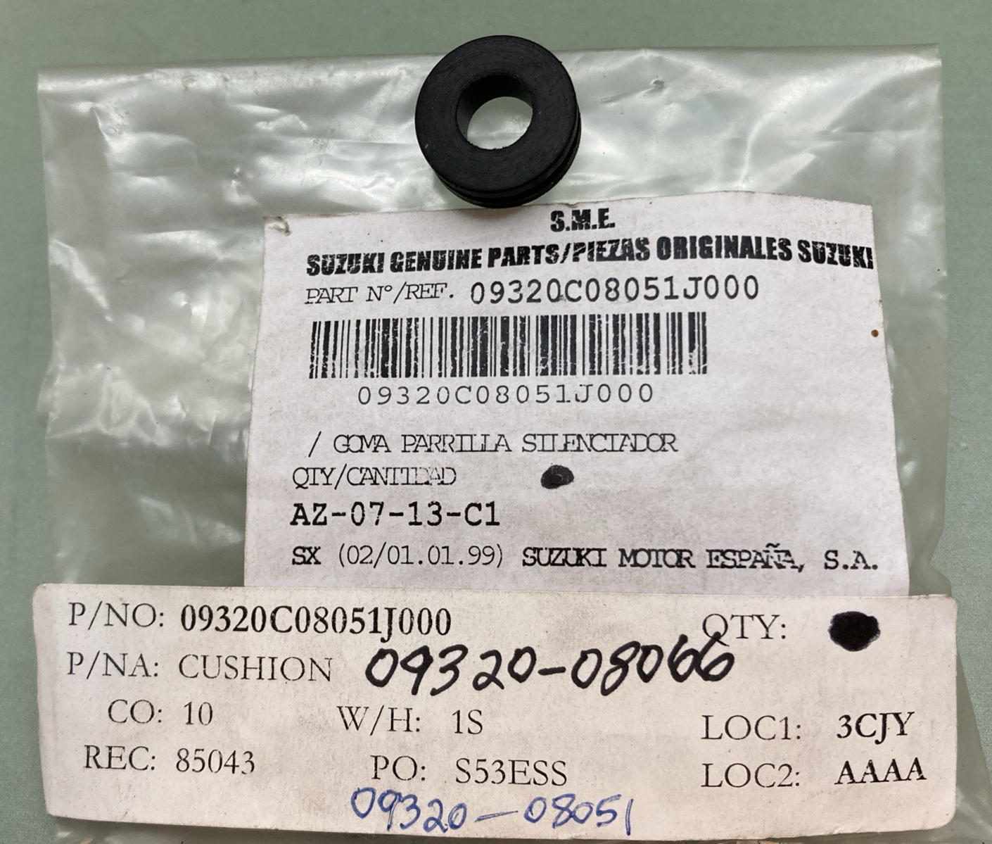 NEW GENUINE SUZUKI 09320-08066 Cushion, Rr Cover