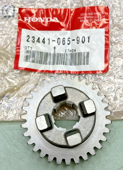 NEW GENUINE HONDA 23441-065-901 GEAR