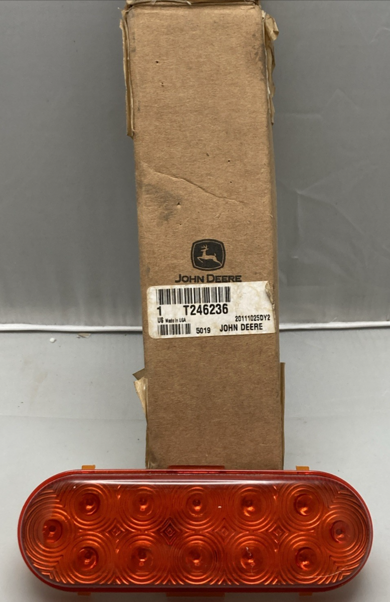 NEW GENUINE JOHN DEERE T246236 REAR TURN SIGNAL AMBER