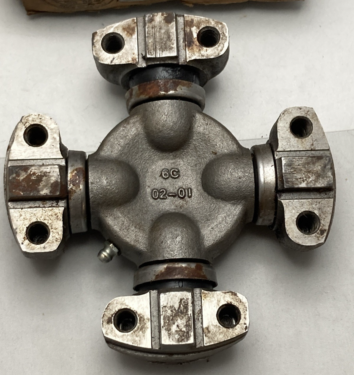 NEW GENUINE JOHN DEERE AT44365 CROSS AND BEARING ASSEMBLY