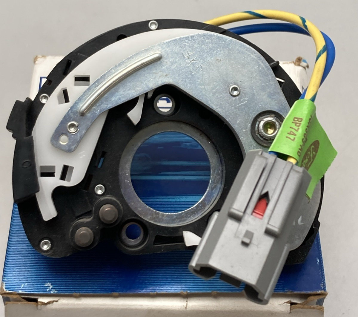 NEW GENUINE FORD EOHZ-13A823-A HORN SWITCH BRUSH PLATE