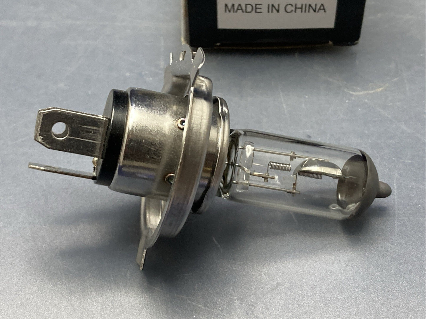 NEW GENUINE SOLERO 01-165-02H HALOGEN BULB