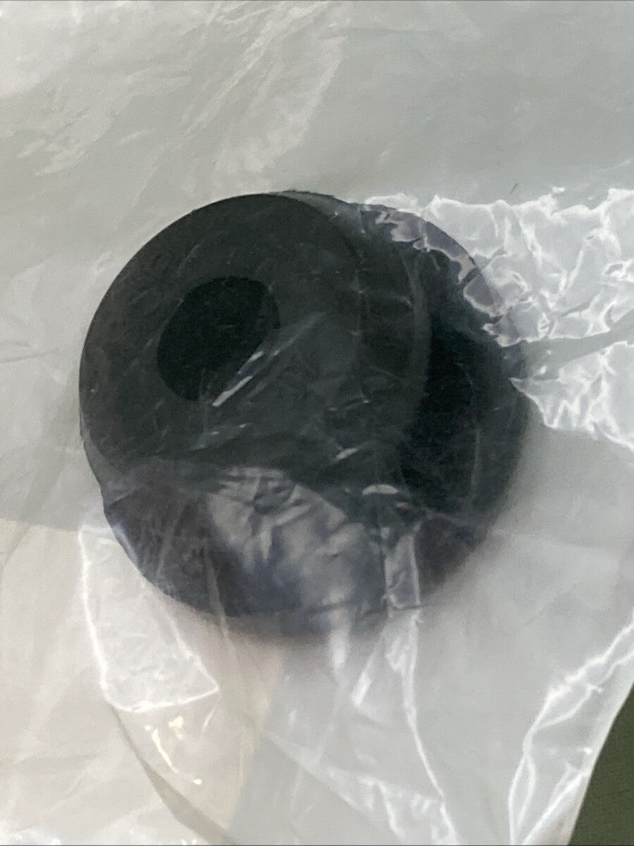 NEW GENUINE ARCTIC H638668 GROMMET, SEAT RETENTION
