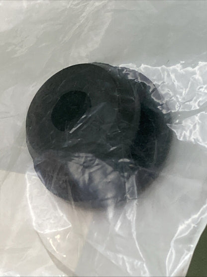 NEW GENUINE ARCTIC H638668 GROMMET, SEAT RETENTION