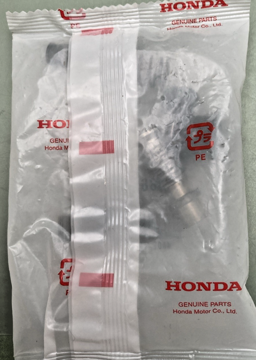 NEW GENUINE HONDA 22886-MB0-305 PISTON SET