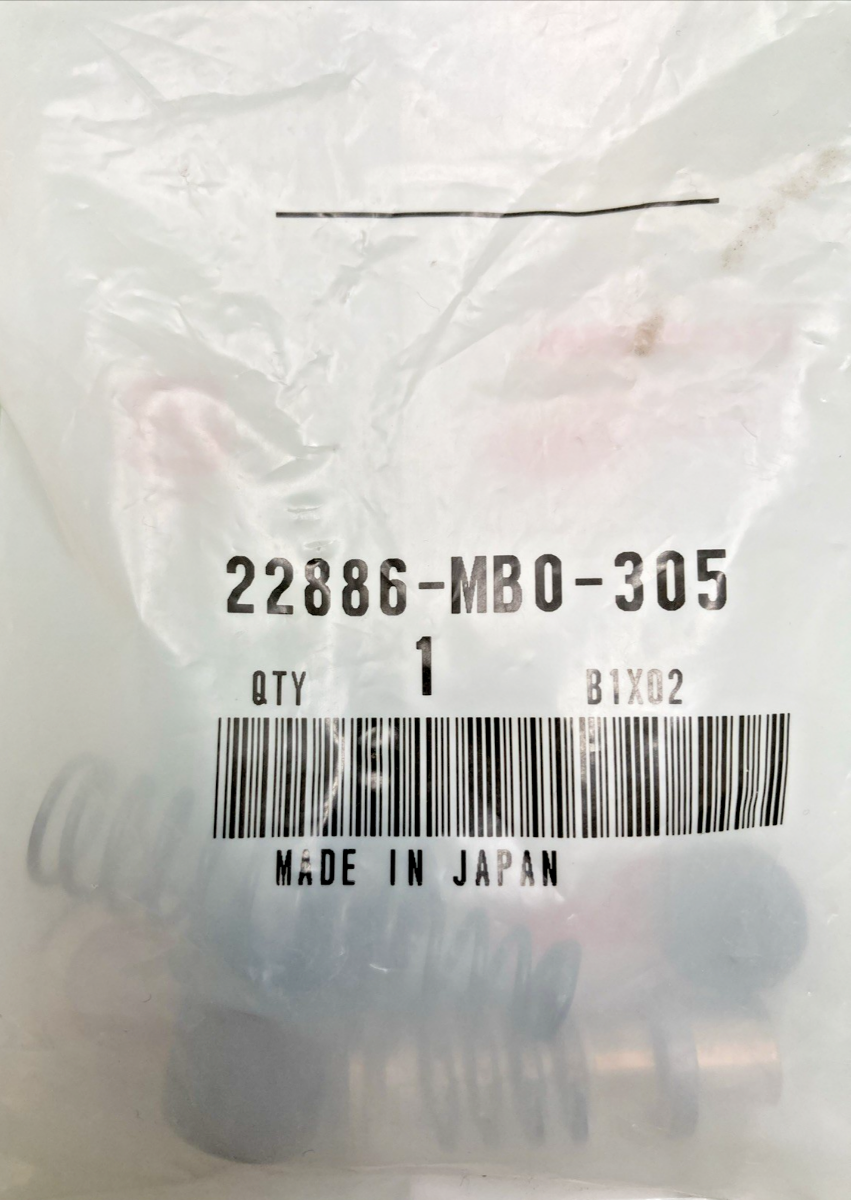 NEW GENUINE HONDA 22886-MB0-305 PISTON SET