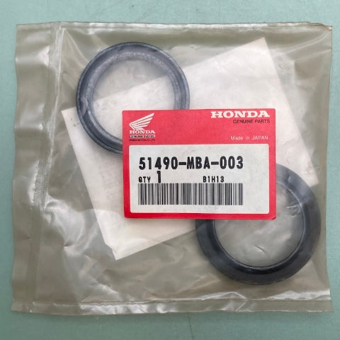 Honda 51490-MBA-003 FORK SEAL SET New Genuine