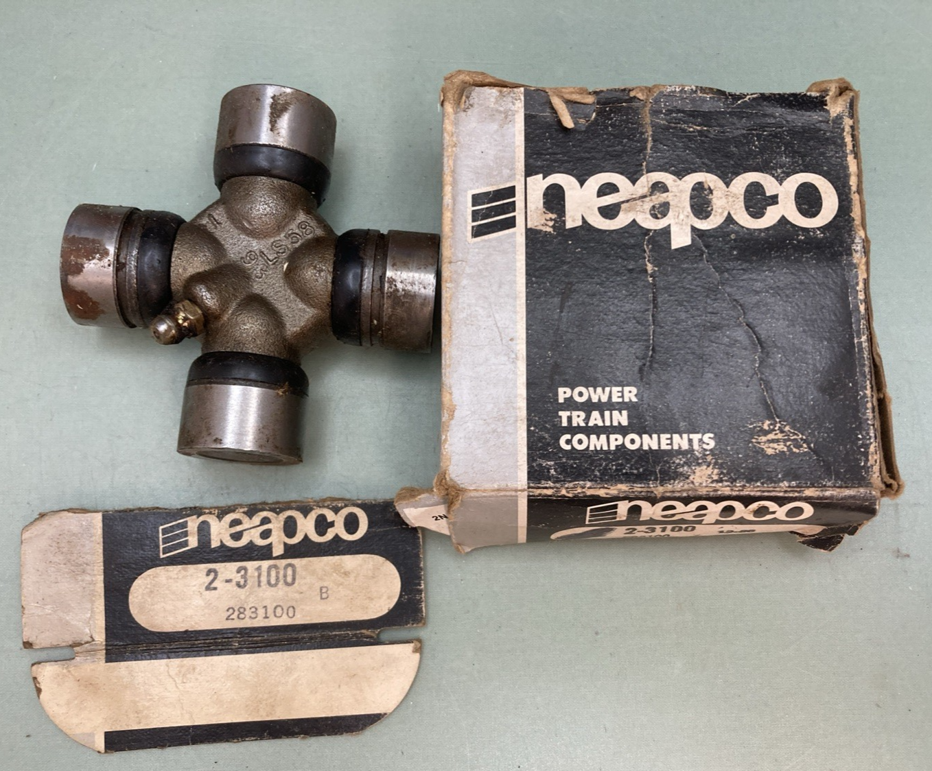 New Genuine Neapco 2-3100 U-Joint