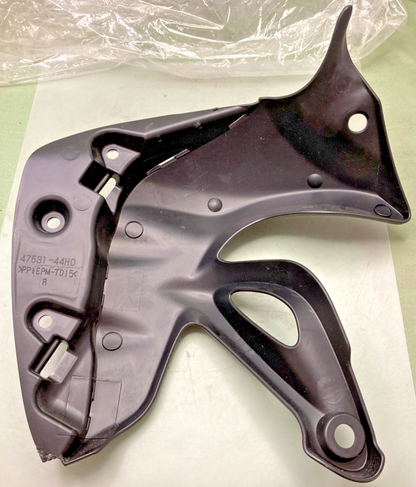 NEW GENUINE SUZUKI 47531-44H00 RH BODY FRAME COVER