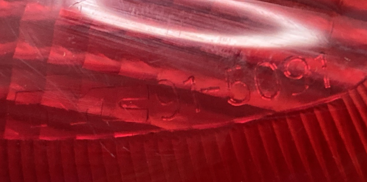 NEW GENUINE TRIUMPH 50R000532 RED REAR LIGHT LENSE