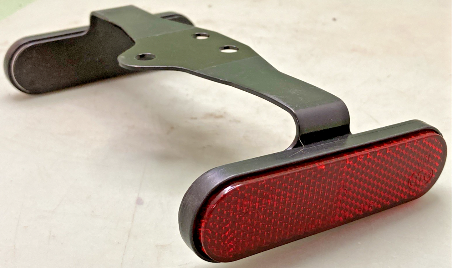NEW REPLACES TRIUMPH 02 4012 RED REFLECTORS WITH BRACKET