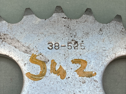 NEW GENUINE SUZUKI 38-525 REAR SPROCKET 38T