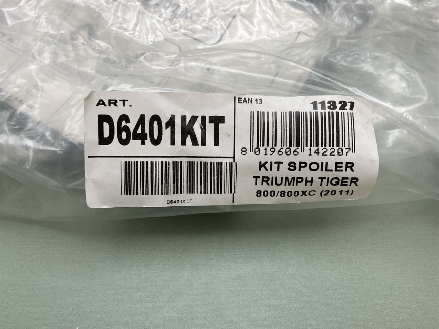 NEW GENUINE GIVI D6401KIT KIT SPOILER TRIUMPH TIGER 800/800XC (2011)