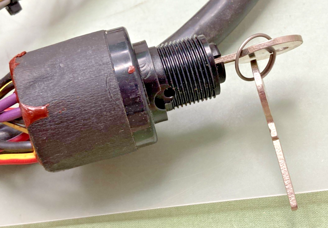 NEW GENUINE MERCURY QUICKSILVER 84-816626A2 IGNITION/CHOKE SWITCH ASSY