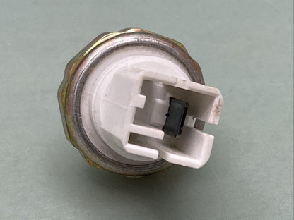 New Genuine Napa OP6115 Oil Pressure Light Switch