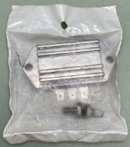 New Genuine Napa 7-01697 Voltage Regulator, 15 Amp