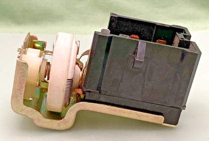 New Genuine Napa HL6663 Headlight Switch
