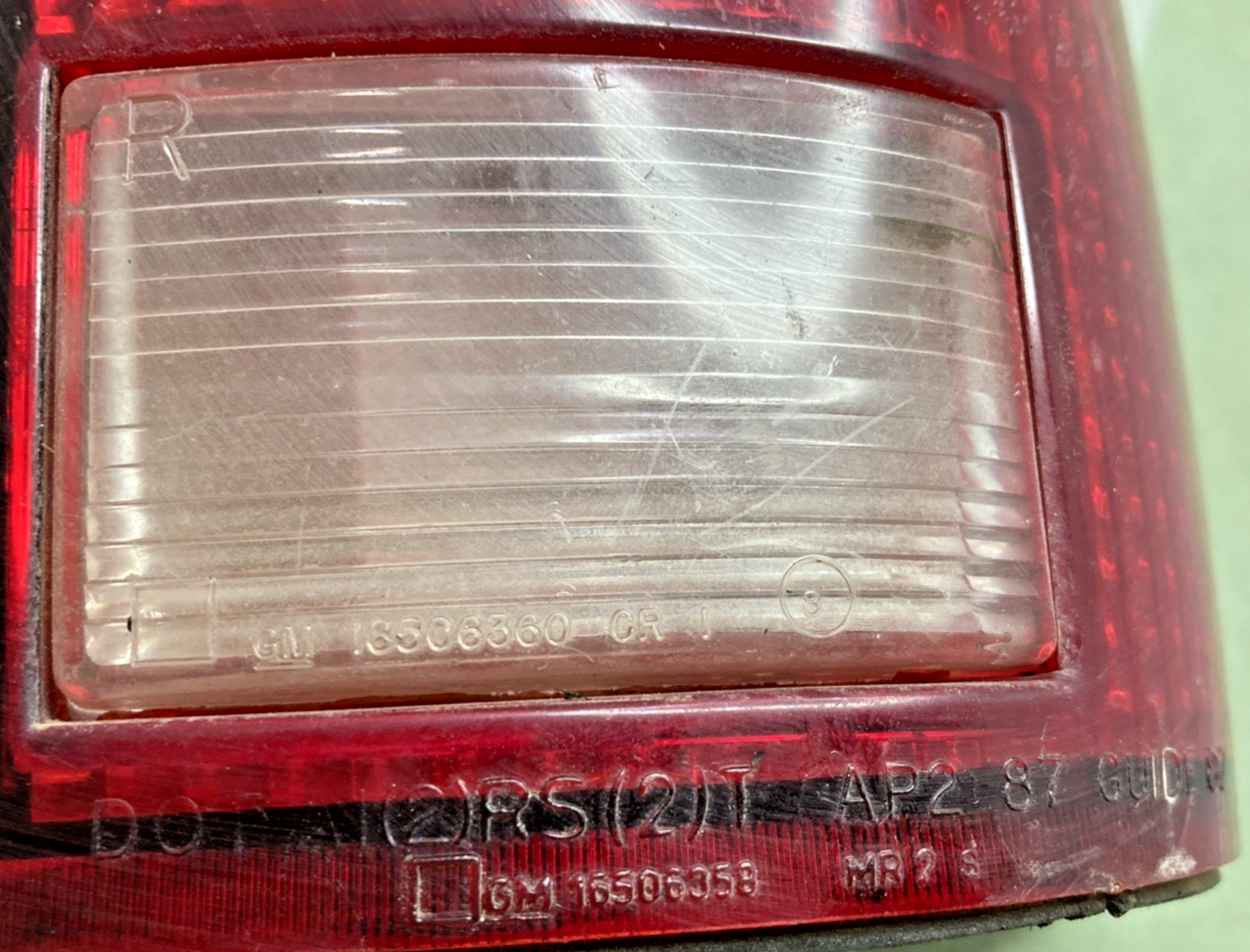 Genuine GM 16506350 Right Tail Light