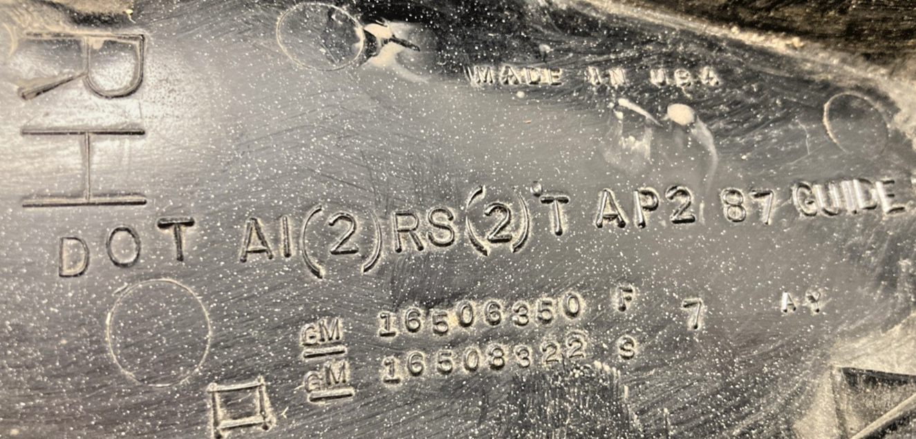 Genuine GM 16506350 Right Tail Light