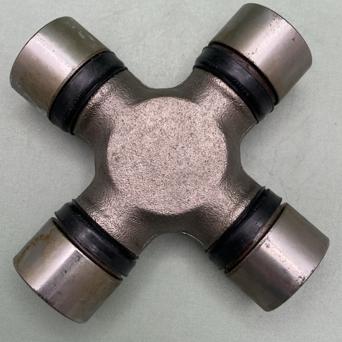 New Genuine Spicer AT141792 Universal Joint Kit