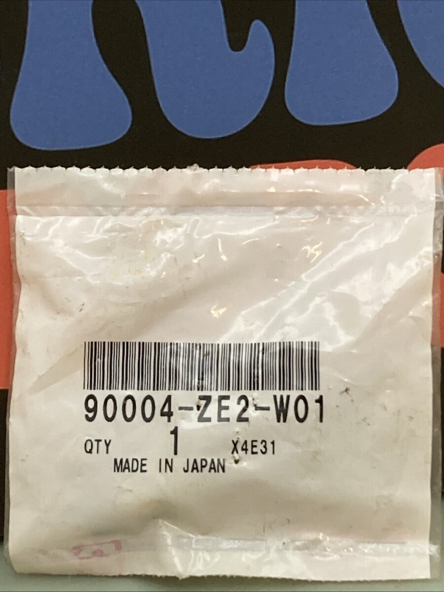 QTY 2 New Genuine Honda 90004-ZE2-W01 Screw, Center
