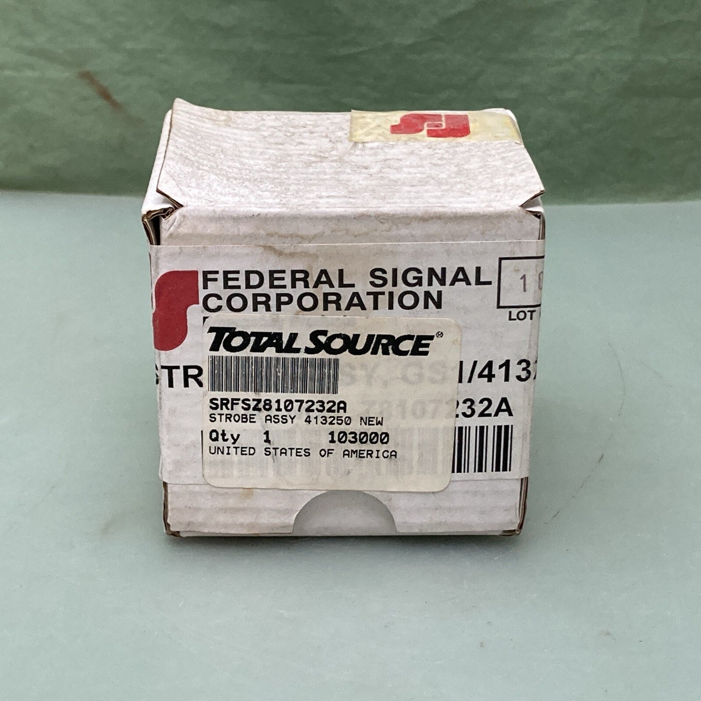 New Genuine Federal Signal Z8107232A Strobe Assy