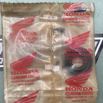 New Genuine Honda 91203-HC4-005 Left Crankcase Oil Seal