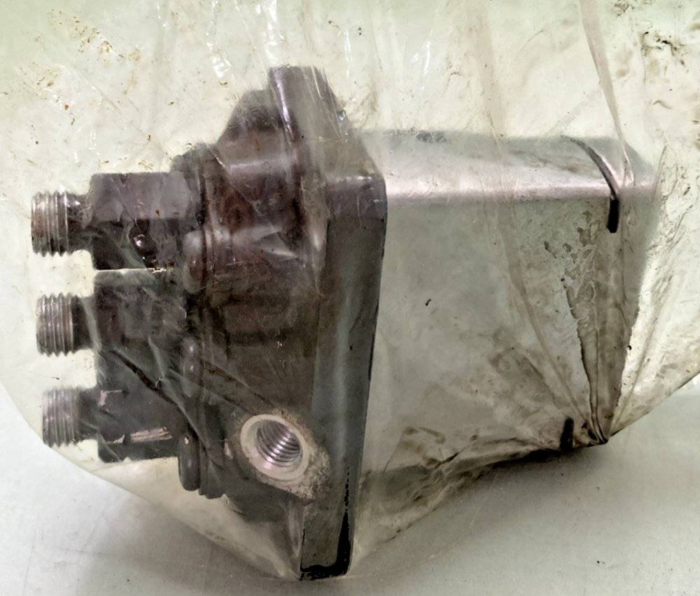 New Genuine Kubota 16006-51012 Injection Pump Assy