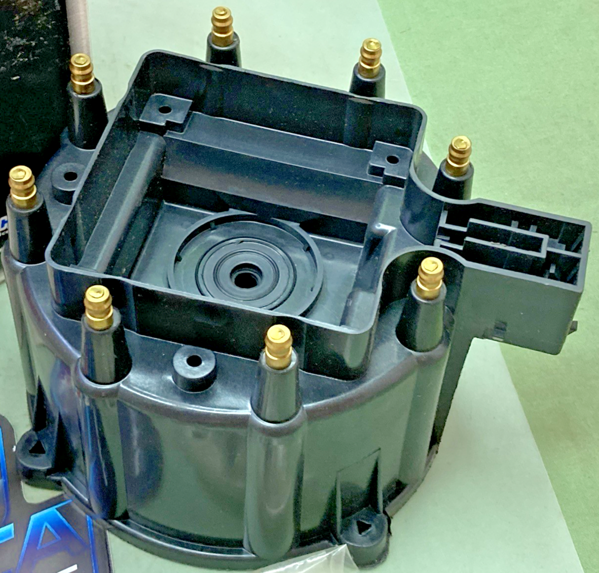 New Genuine Borg Warner C224 Distributor Cap