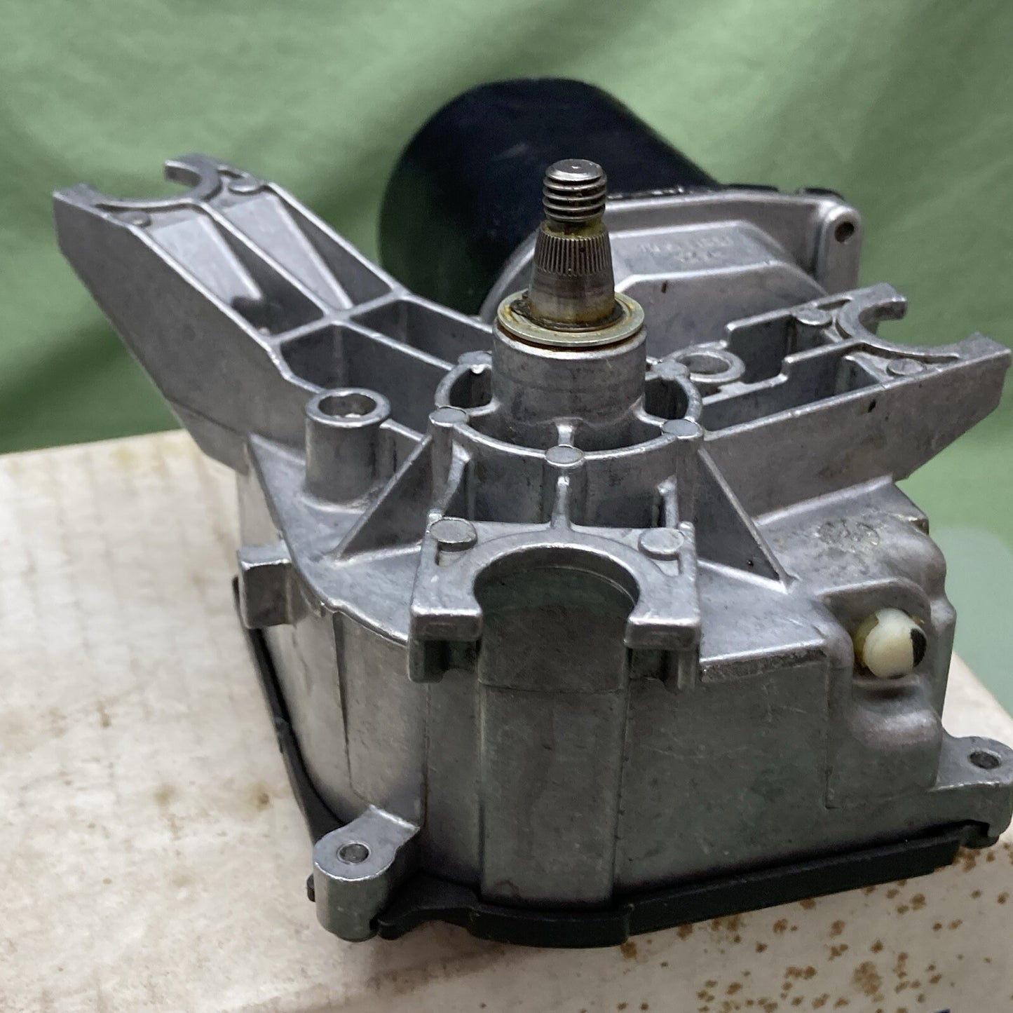 New Genuine Alcardone 40-169 Windshield Motor