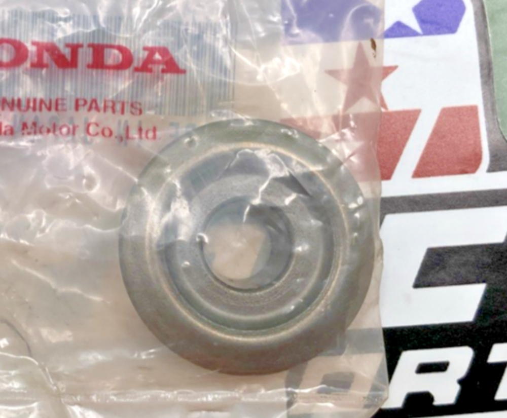 New Genuine Honda 14771-KE5-000 Retainer, Vlv, Spr