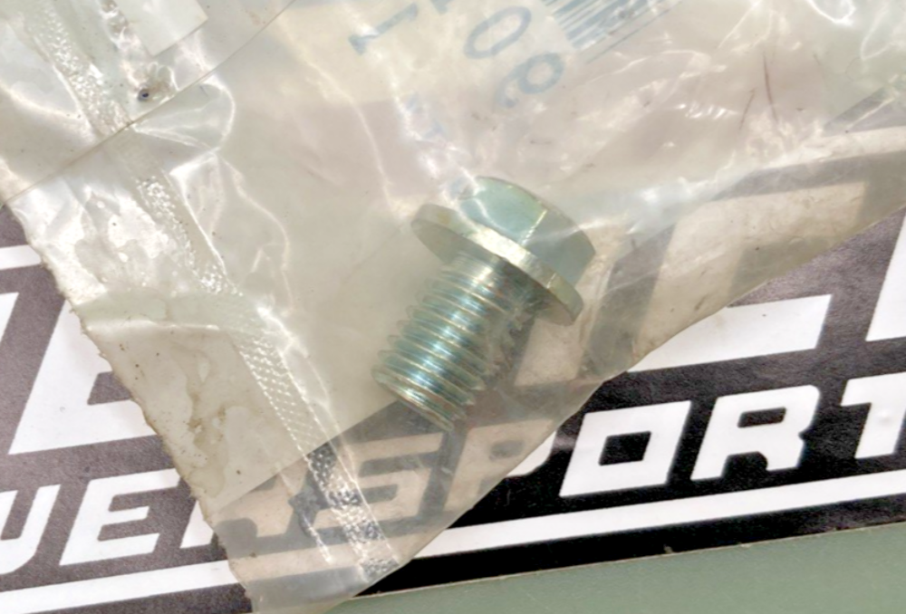 QTY 2 New Genuine Honda 90109-371-000 Bolt, Sealing, (8Mm)