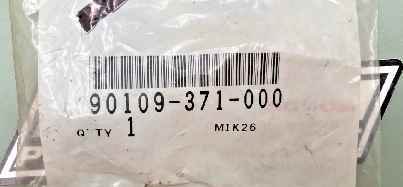 QTY 2 New Genuine Honda 90109-371-000 Bolt, Sealing, (8Mm)