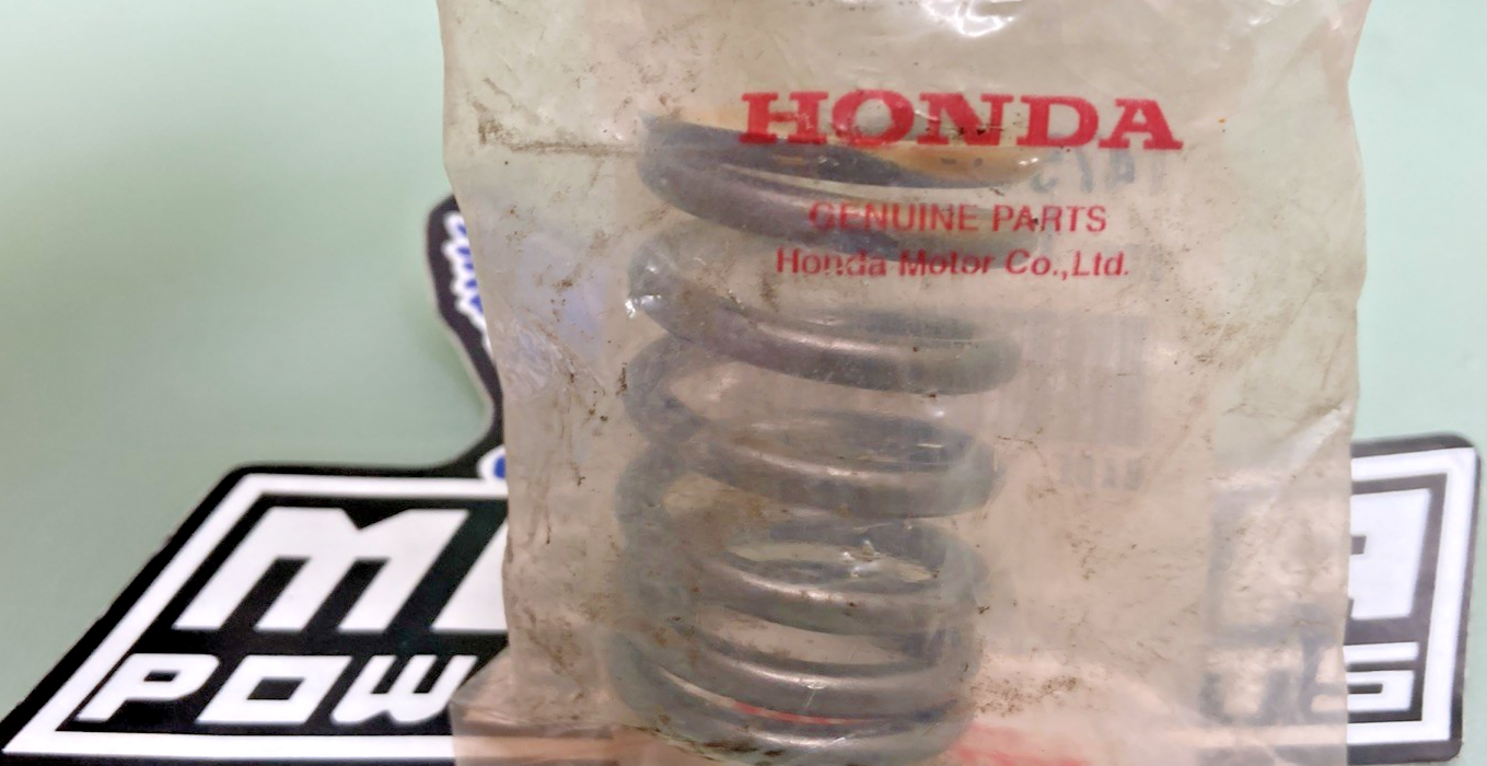 New Genuine Honda 14751-HN0-A00 Spring, Valve