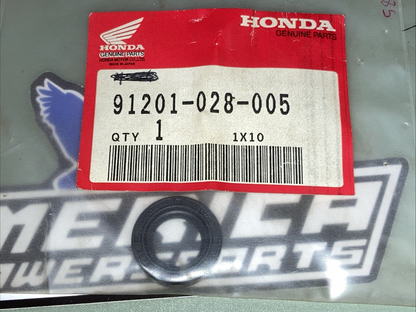 New Genuine Honda 91201-028-005 Oil Seal (13X22x5)