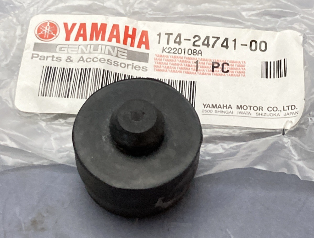 NEW GENUINE YAMAHA T4-24741-00 PAD, SEAT