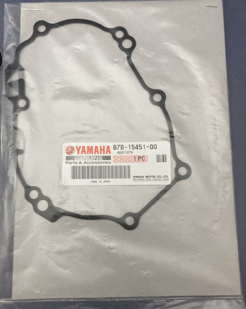 NEW GENUINE YAMAHA B7B-15451-00 STATOR COVER GASKET