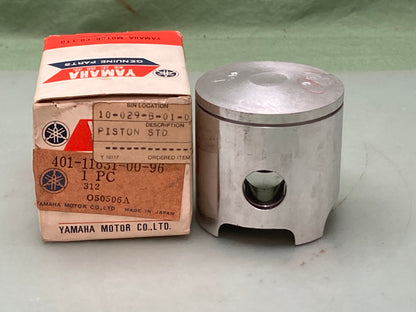 New Genuine Yamaha 401-11631-00-96 Piston Std
