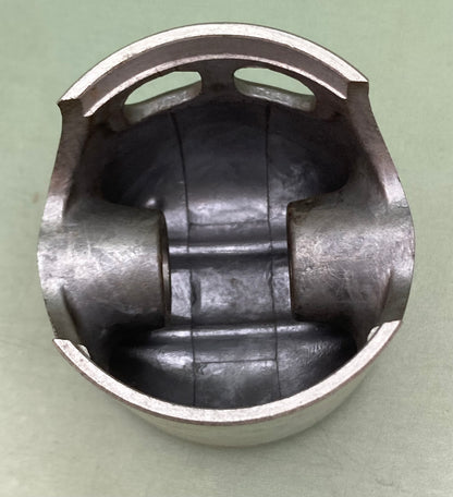 New Genuine Yamaha 278-11631-09-96 Piston Std