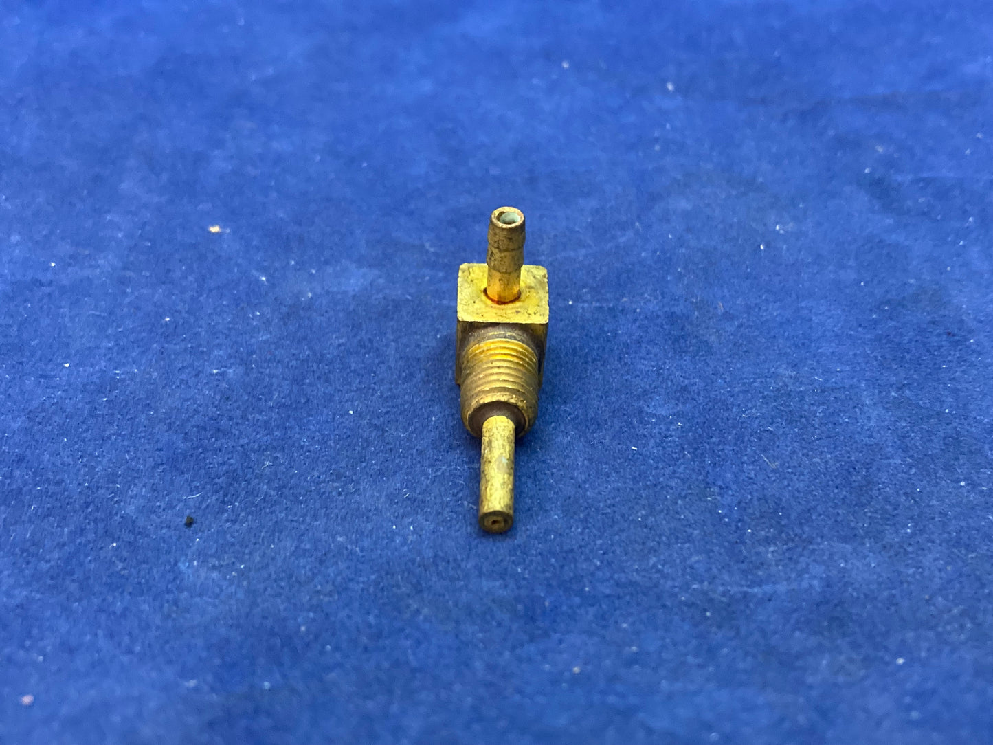 New Genuine Mercury 22-61294 Injection Elbow