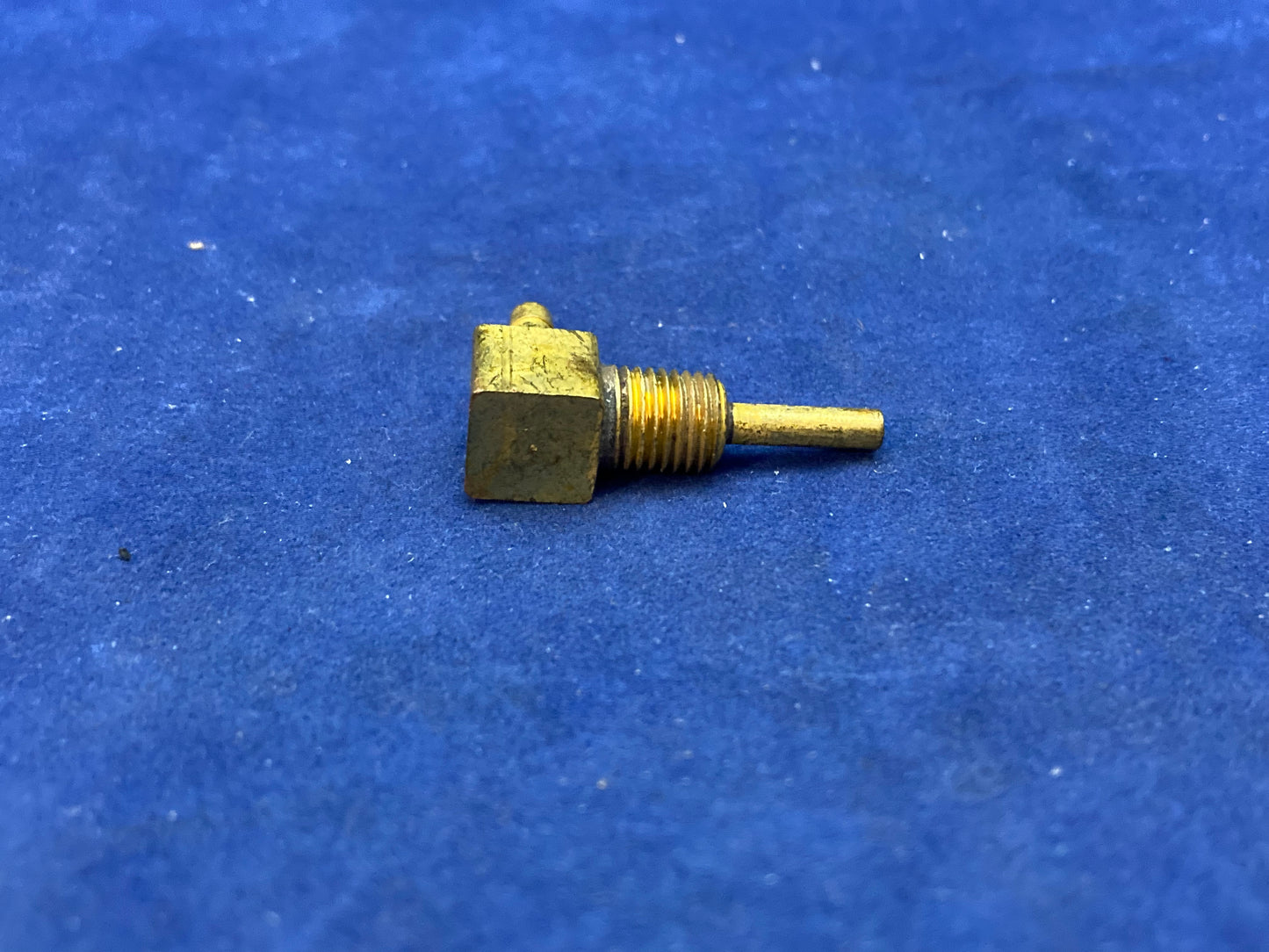 New Genuine Mercury 22-61294 Injection Elbow