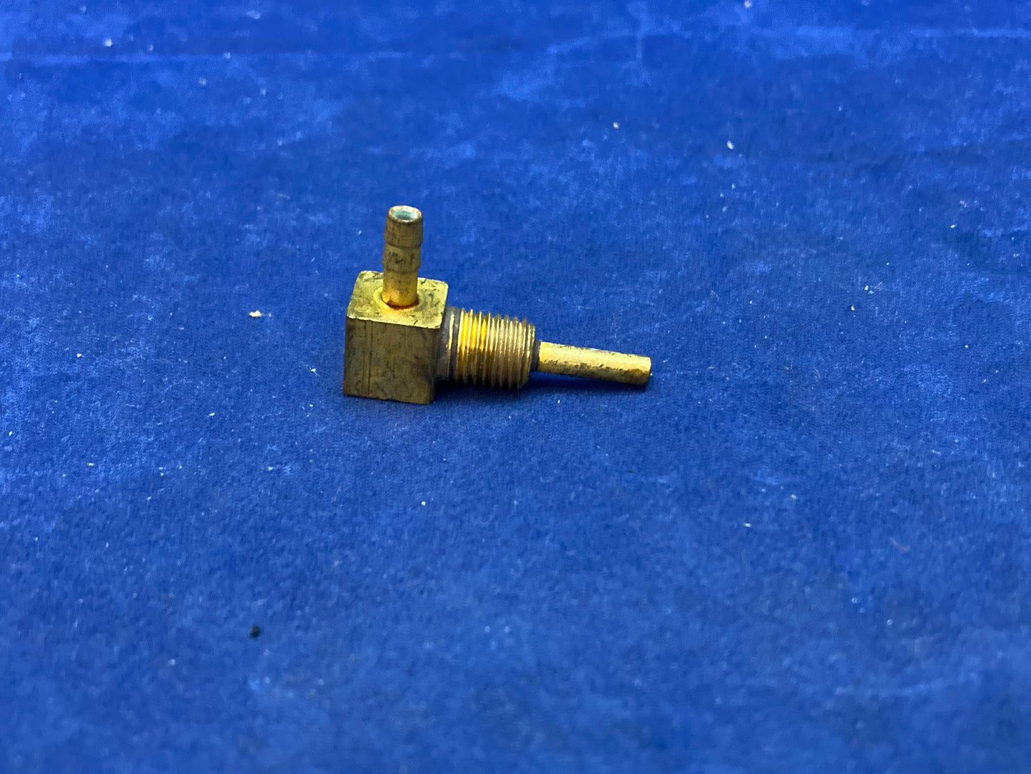 New Genuine Mercury 22-61294 Injection Elbow