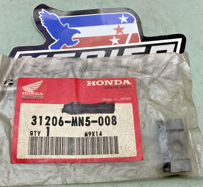 Qty 2 New Genuine Honda 31206-MN5-008 Insulator Terminal
